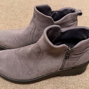 Size US8.5/EUR39 - Bzees Bliss Machine Washable Ankle Booties